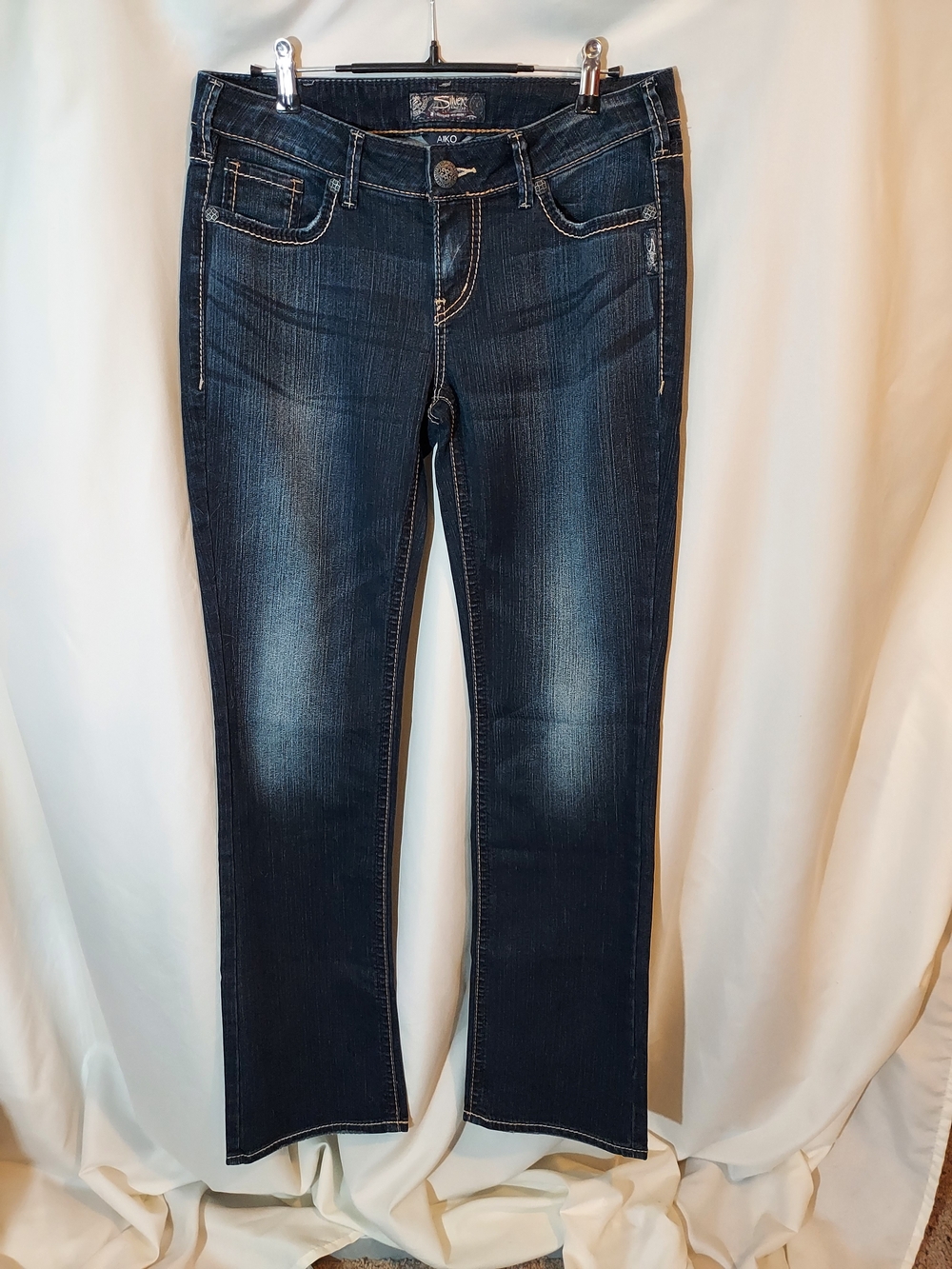 Silver Jeans Co. Aiko Mid Rise Bootcut Jeans NWOT Dark Wash Contrast Stitch 30